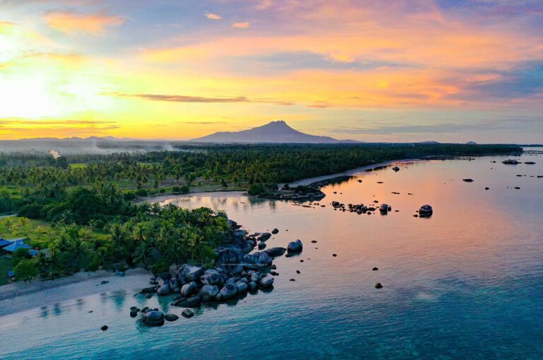 Desa Wisata Cemaga Natuna dan Geosite Batu Kasah di Natuna